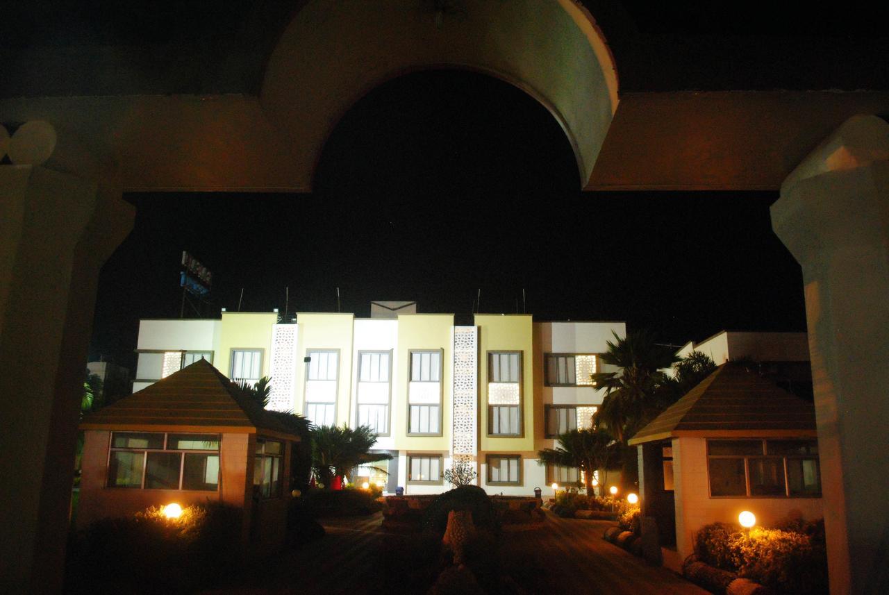 野生动物园酒店和度假村 Somnāth 外观 照片